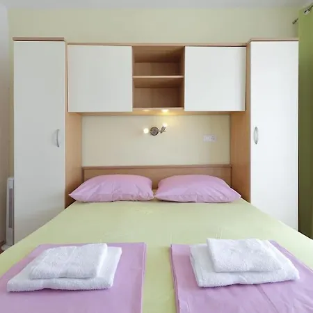 Apartment Sofija Pakostane